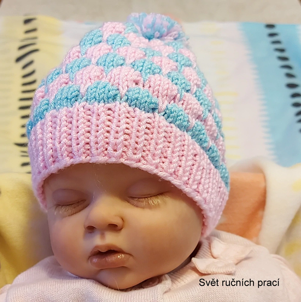 Čepička s bambulí pro mimi holčičku, nebo panenku
